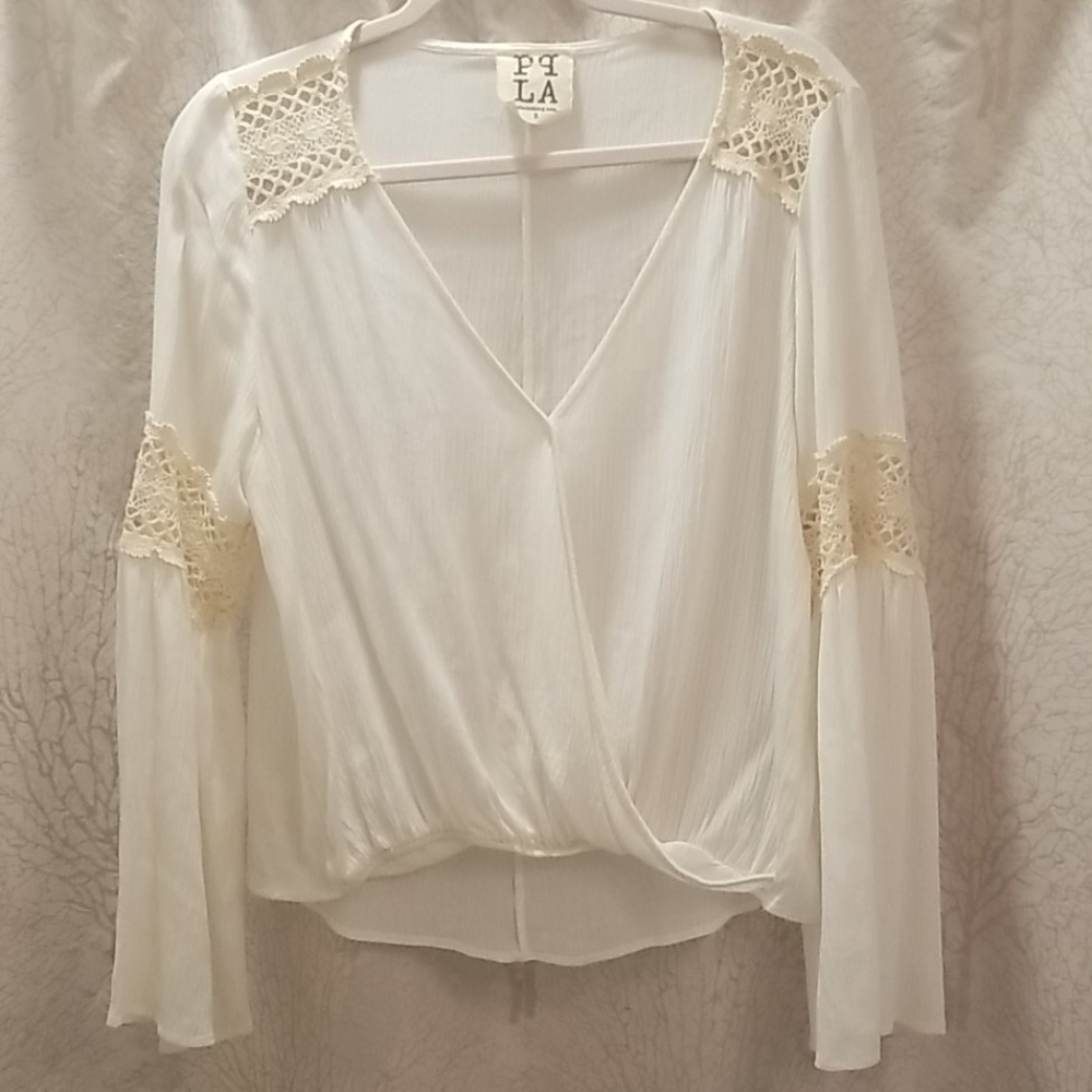 Bell Sleeve Blouse 🎀